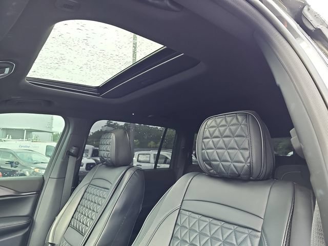 Used 2025 Jeep Grand Cherokee L Laredo w/ Luxury Tech Group I RWD image 10