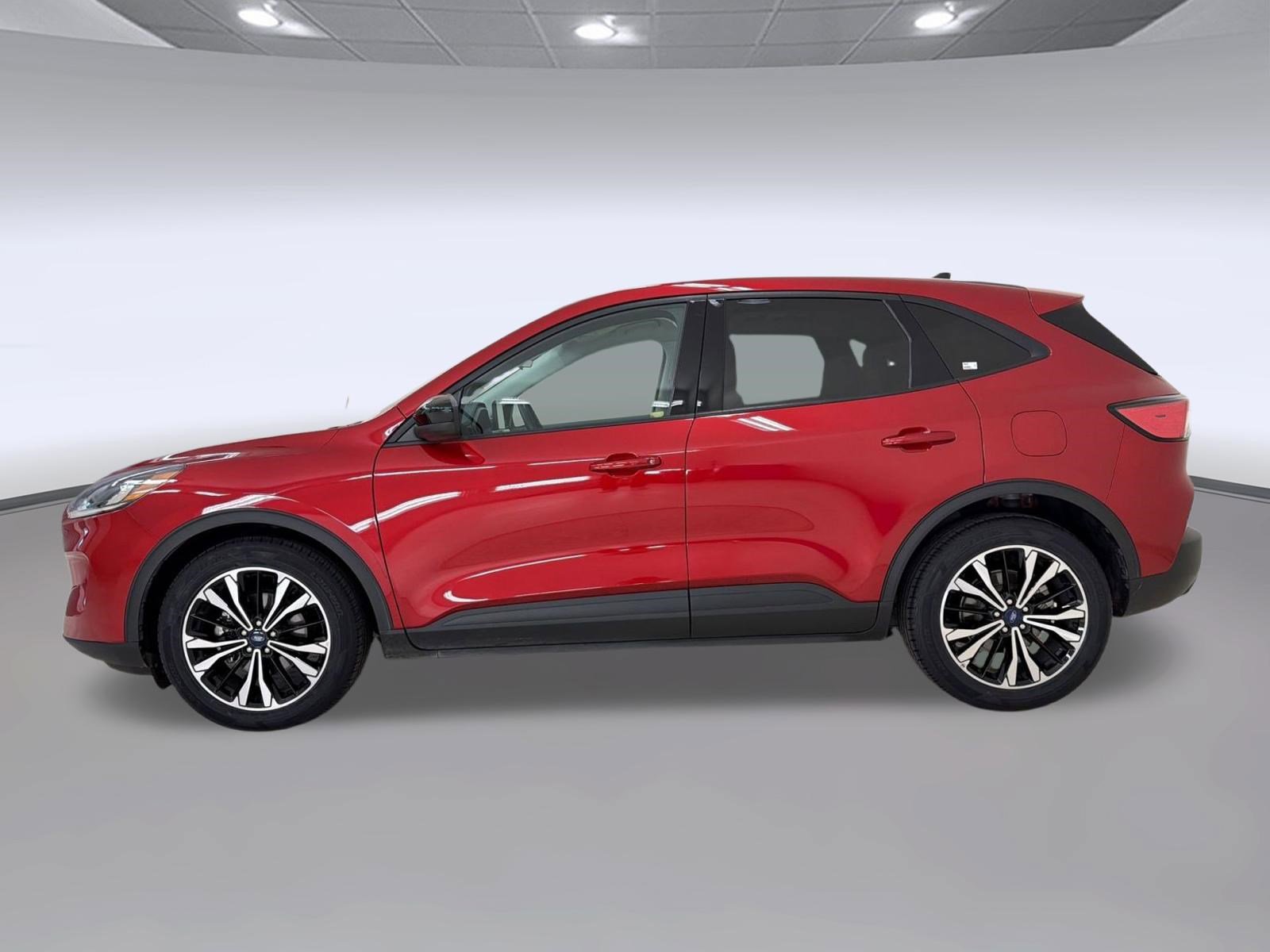 Certified 2022 Ford Escape SE w/ SE Sport Appearance Package FWD image 2