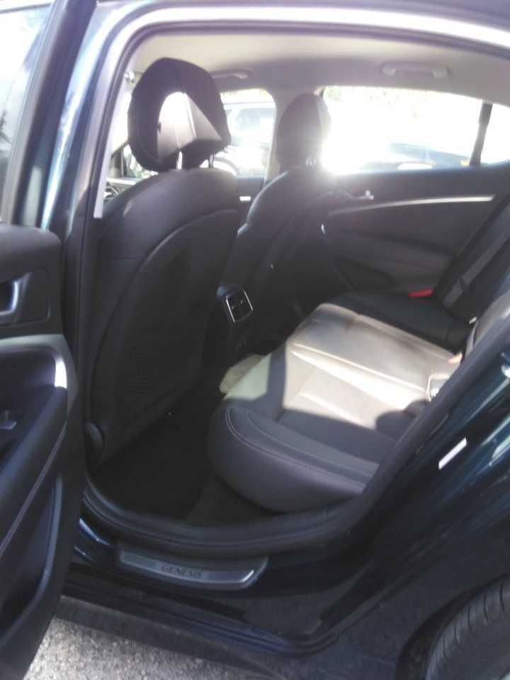 Used 2025 Genesis G70 2.5T AWD/4WD image 11