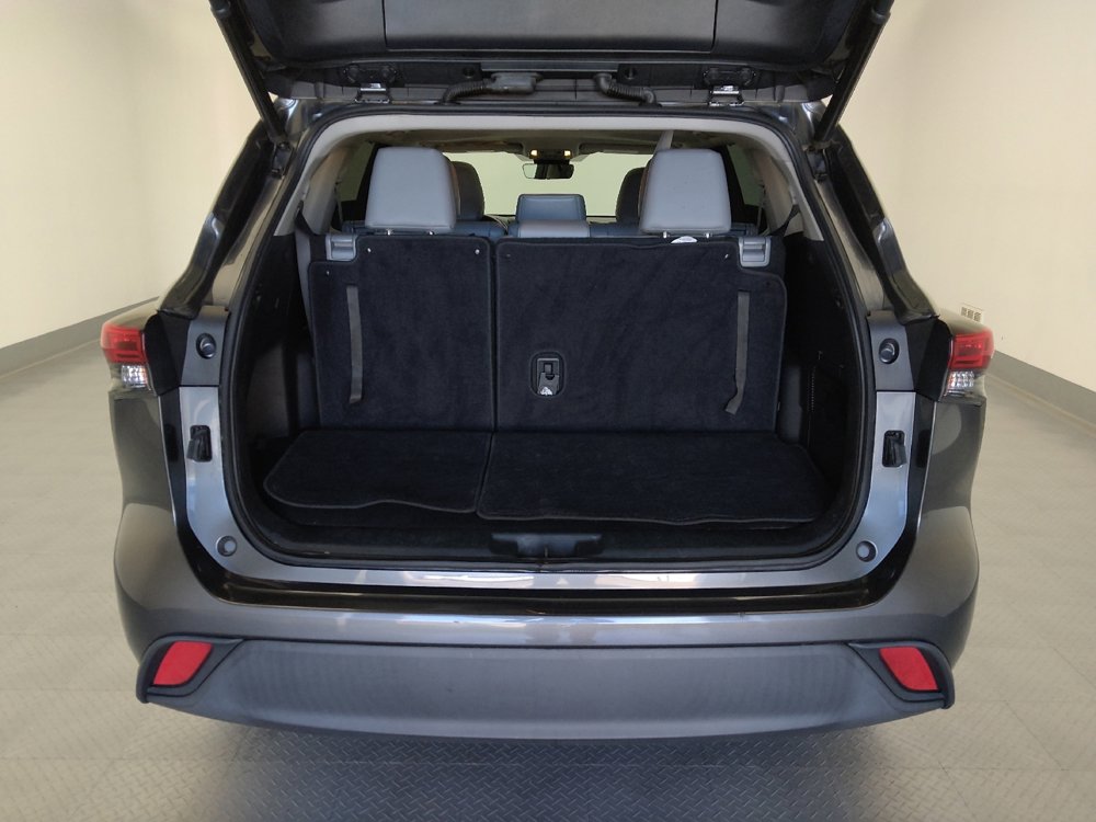 Used 2021 Toyota Highlander XLE image 29