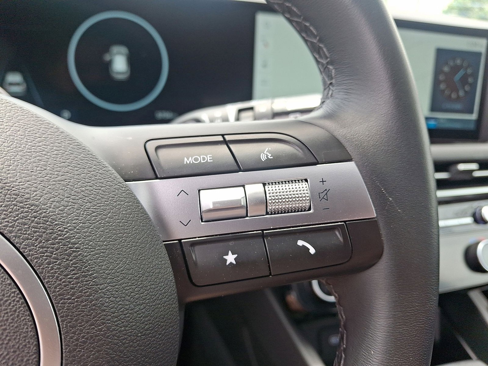 Certified 2025 Hyundai Tucson SEL image 24