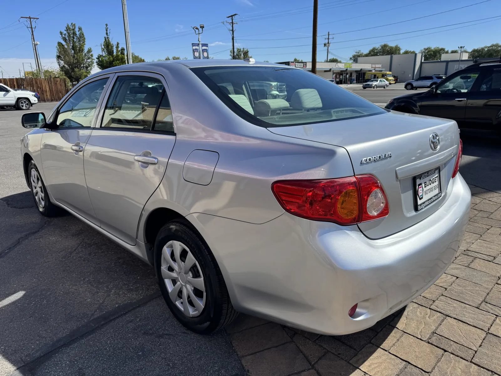 Used 2010 Toyota Corolla LE FWD image 4