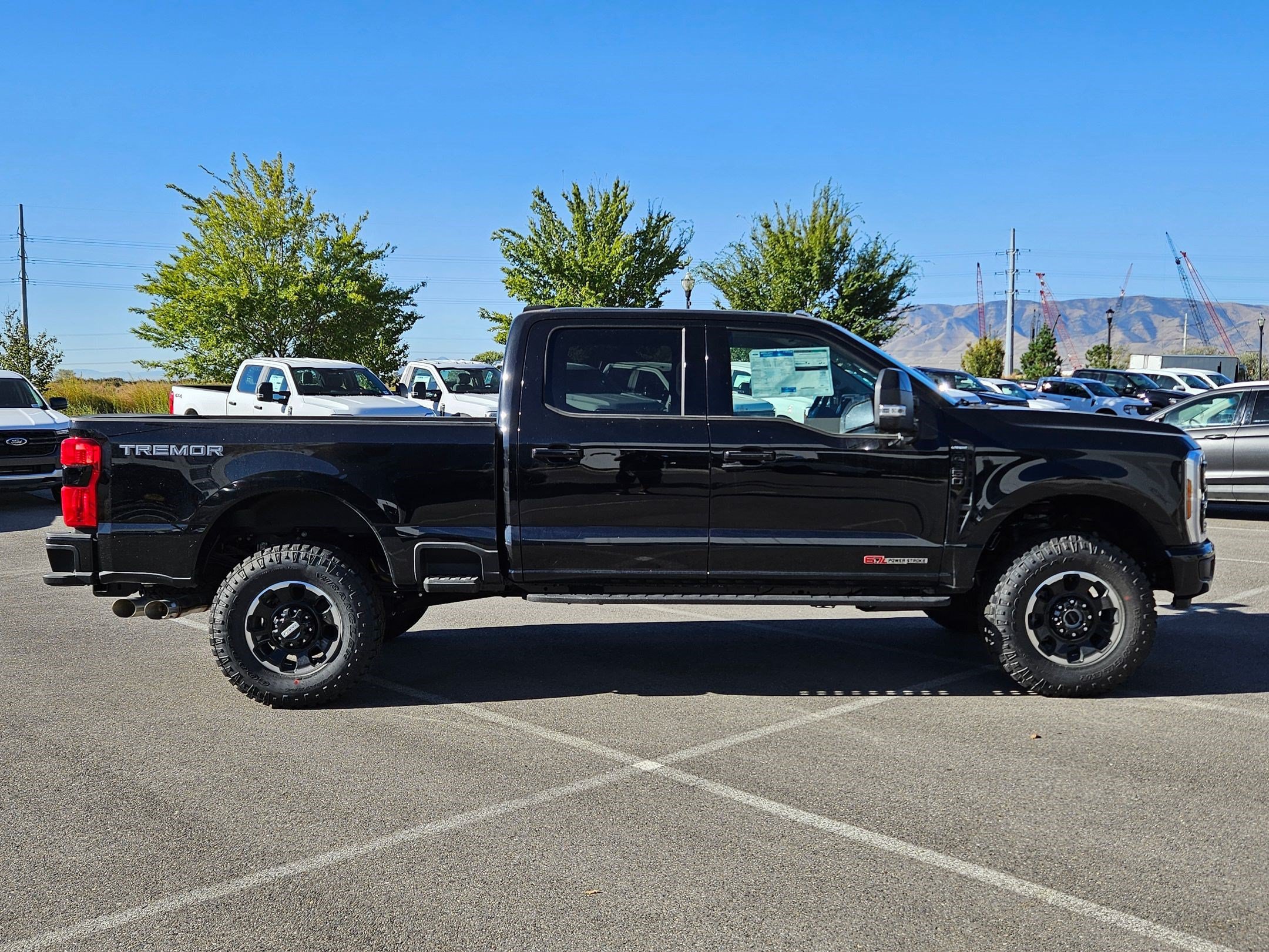 New 2025 Ford F350 Lariat w/ Tremor Off-Road Package AWD/4WD image 2