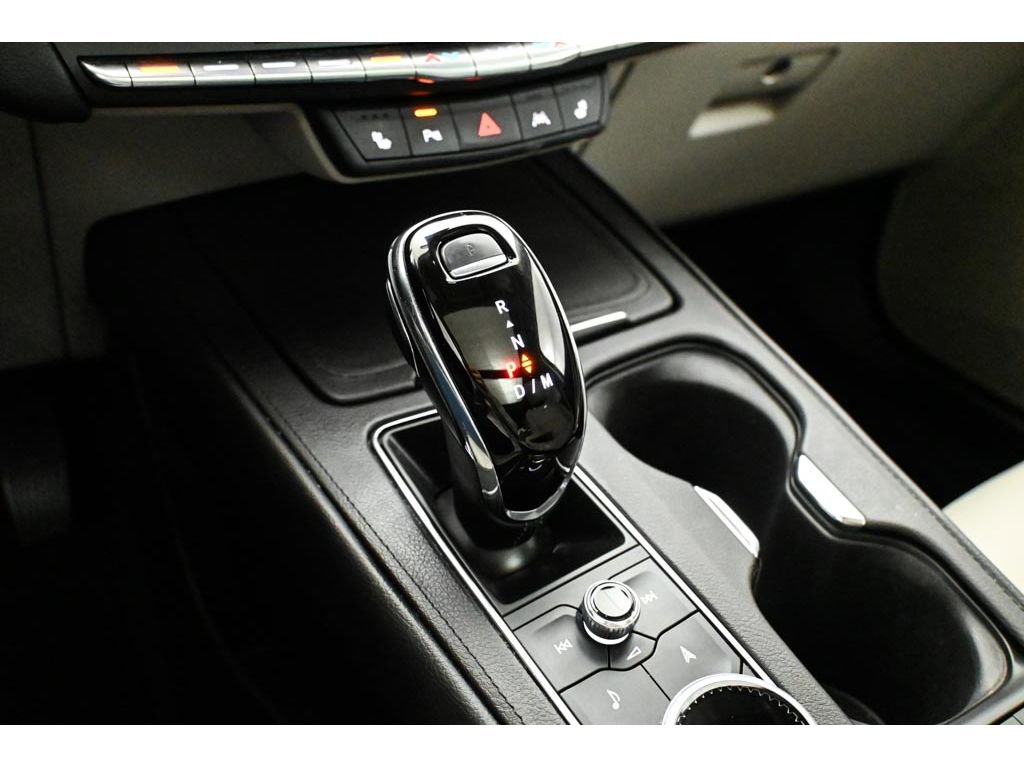 Used 2023 Cadillac XT4 Luxury w/ Cold Weather Package FWD image 40