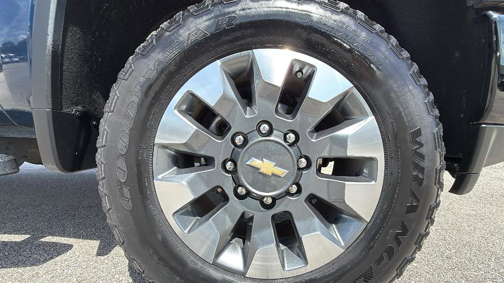 Certified 2021 Chevrolet Silverado 2500 Custom w/ Custom Value Package AWD/4WD image 36