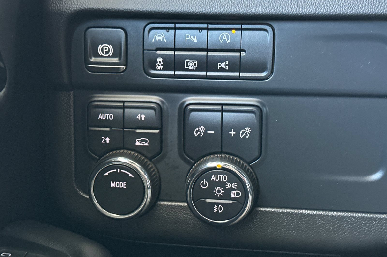 Certified 2025 Chevrolet Tahoe Premier AWD/4WD image 38