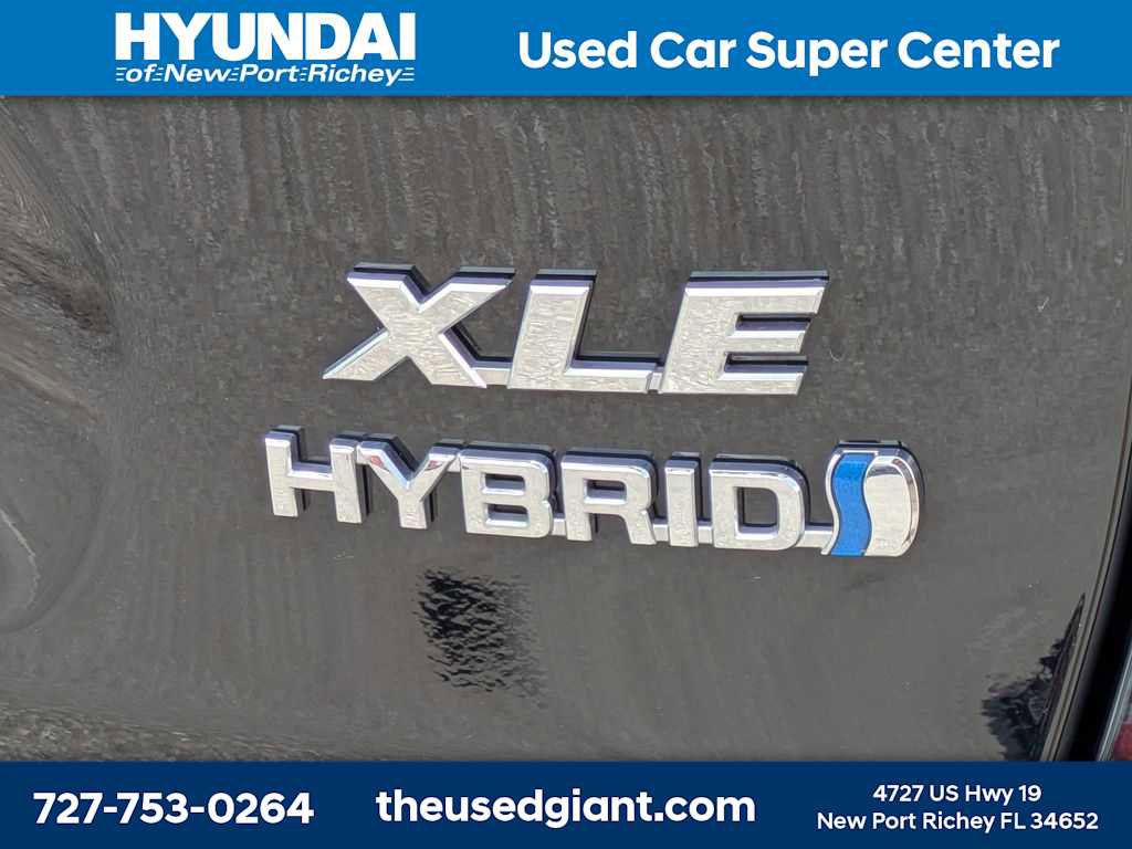 Used 2024 Toyota RAV4 XLE w/ Convenience Package image 15