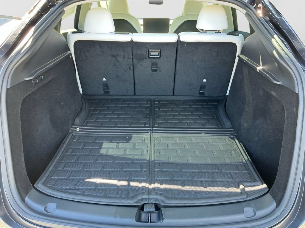 Used 2024 Tesla Model Y Long Range RWD image 17