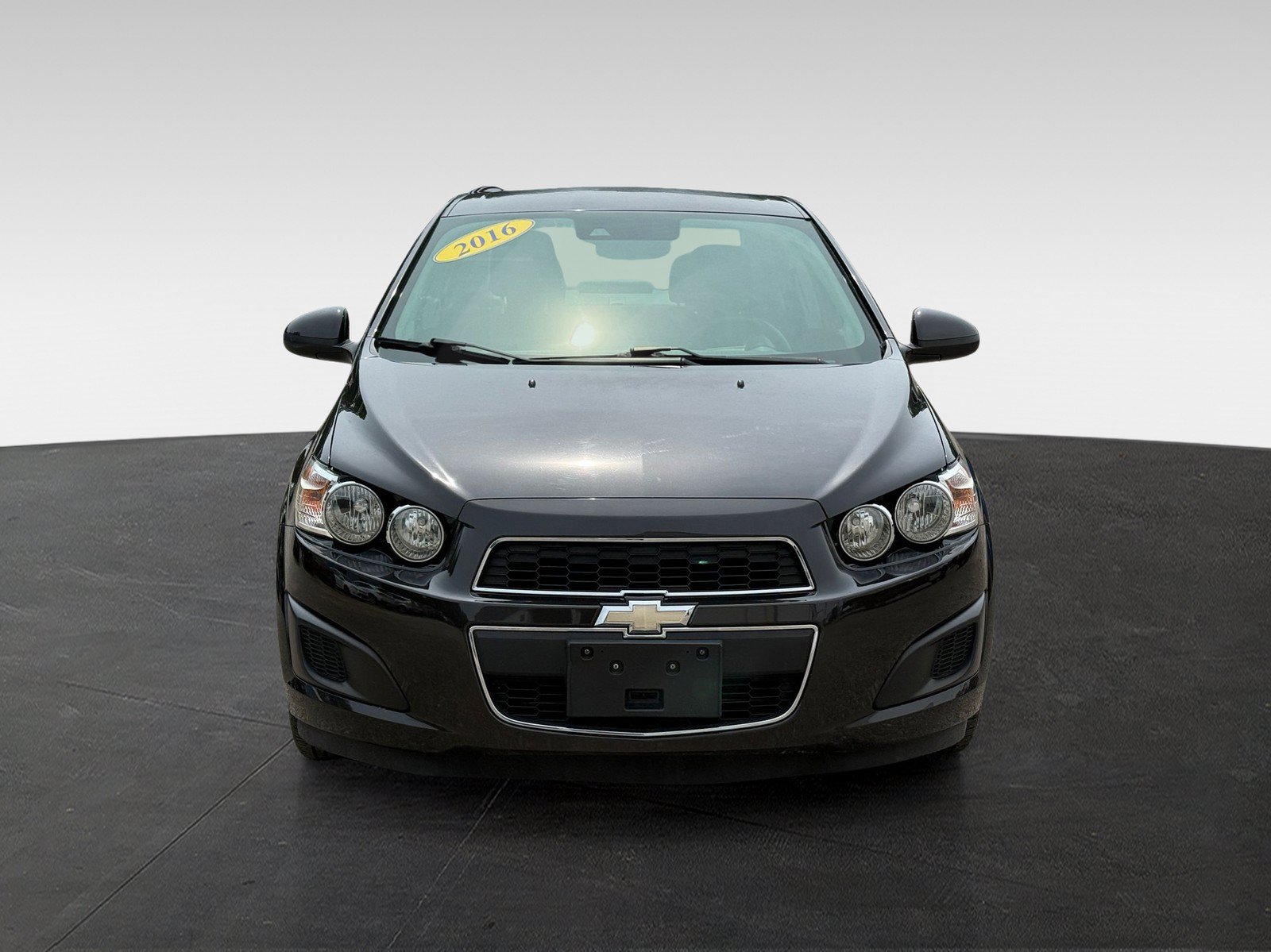 Used 2016 Chevrolet Sonic LT w/ Driver Confidence Package FWD image 2