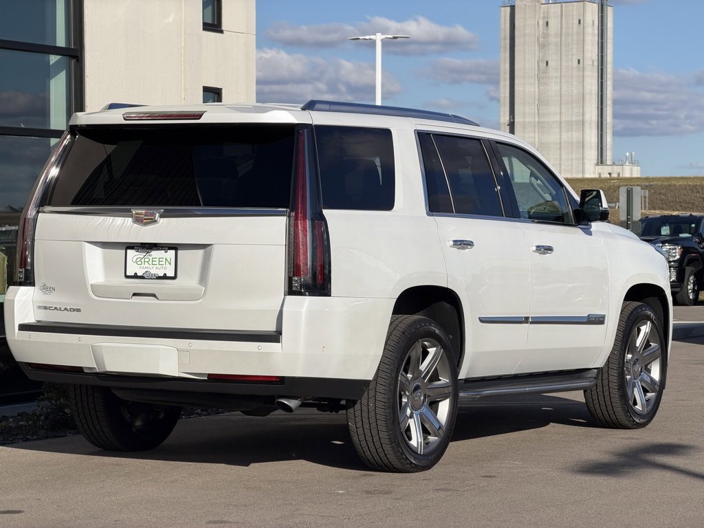 Used 2018 Cadillac Escalade Luxury image 5