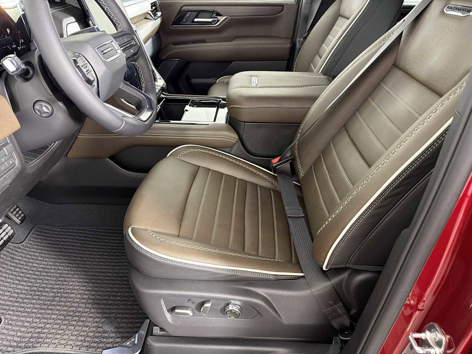 New 2026 GMC Yukon Denali Ultimate AWD/4WD image 8