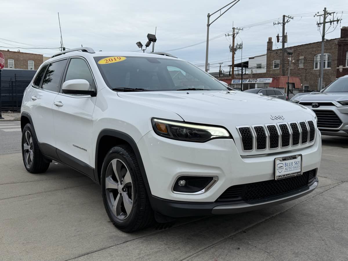 Used 2019 Jeep Cherokee Limited w/ Trailer Tow Group AWD/4WD image 3