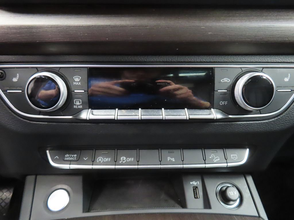 Used 2023 Audi Q5 2.0T Premium w/ Convenience Package image 42
