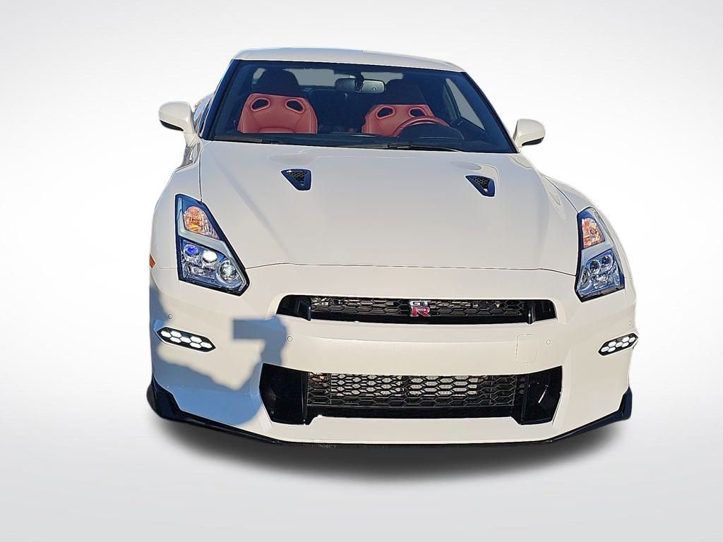 Used 2024 Nissan GT-R Premium w/ Premium Interior Package image 12