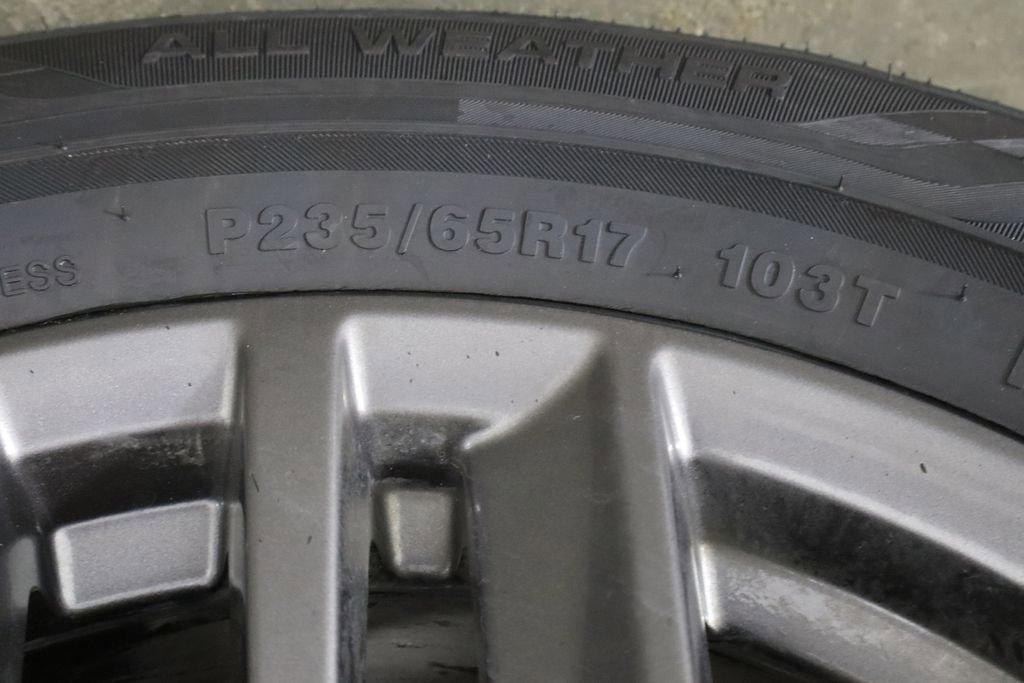 Used 2023 Nissan Rogue S image 41