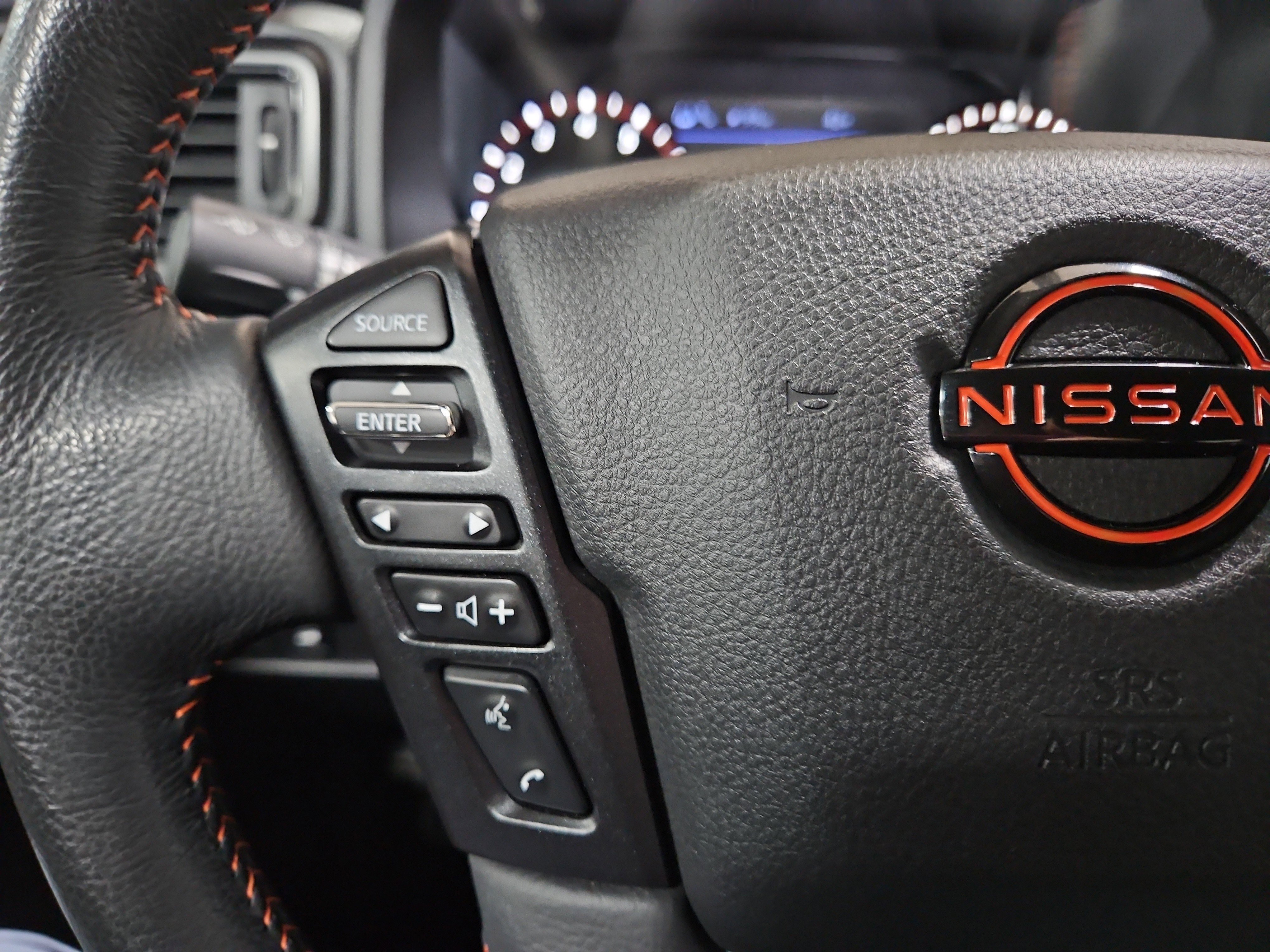 Used 2023 Nissan Titan PRO-4X w/ Pro-4x Utility Package image 13