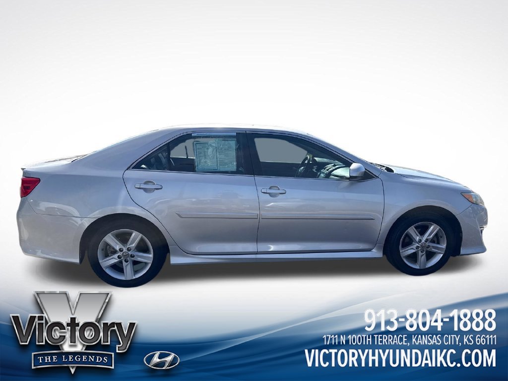 Used 2012 Toyota Camry SE FWD image 6