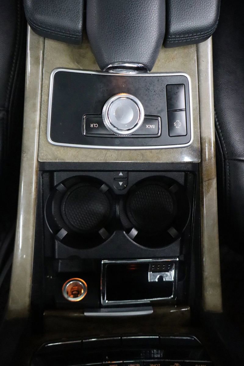 Used 2010 Mercedes-Benz E 350 E 350 4MATIC Sedan 4D image 31