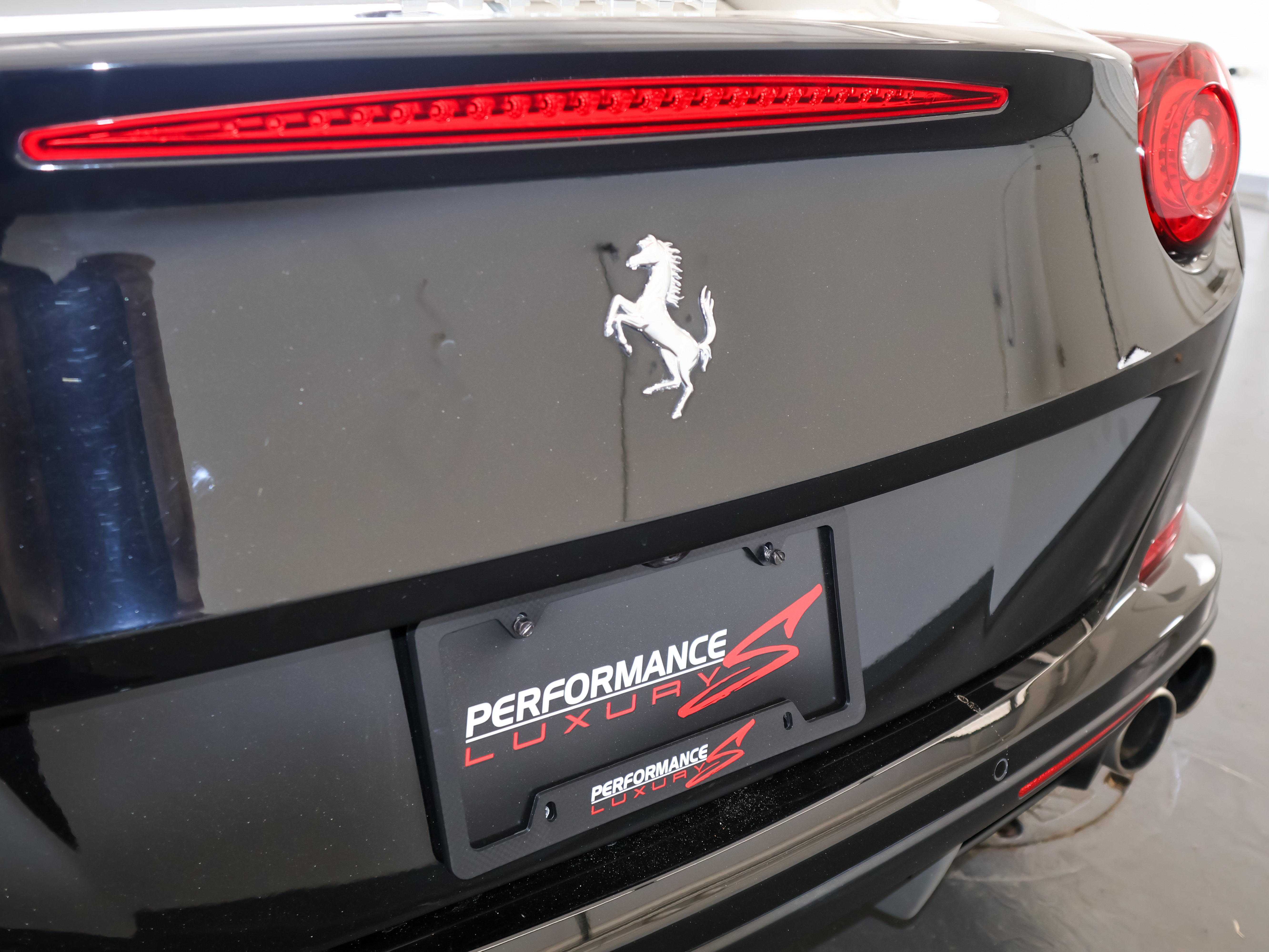 Used 2017 Ferrari California T RWD image 41