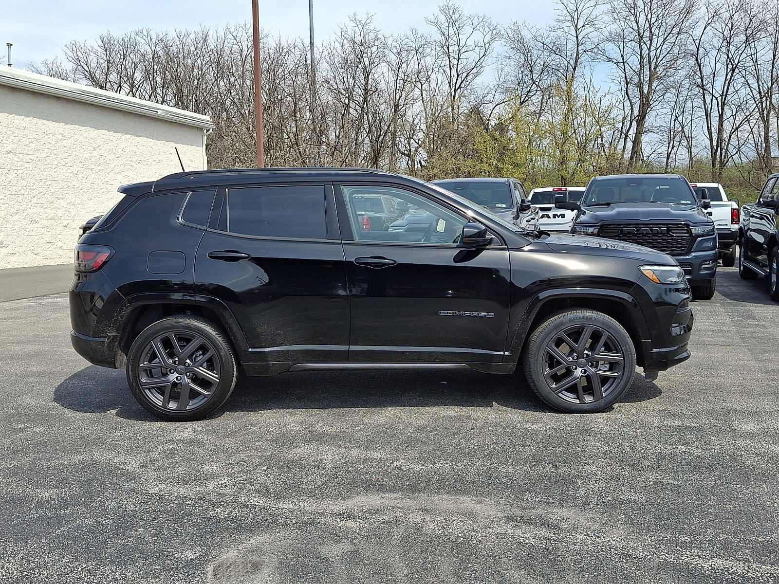 Certified 2024 Jeep Compass Limited w/ High Altitude Package image 9