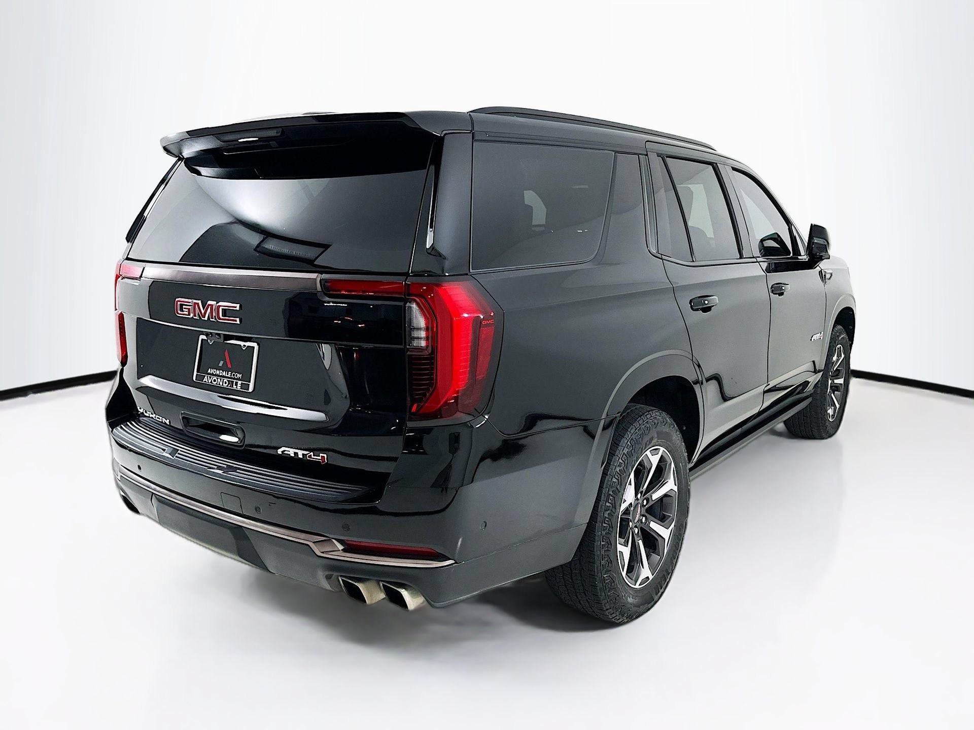 Used 2025 GMC Yukon AT4 Ultimate AWD/4WD image 8