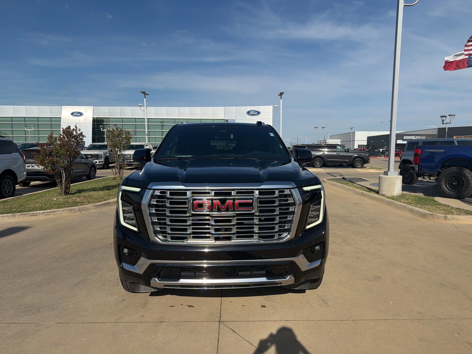 Used 2025 GMC Yukon XL Denali image 9