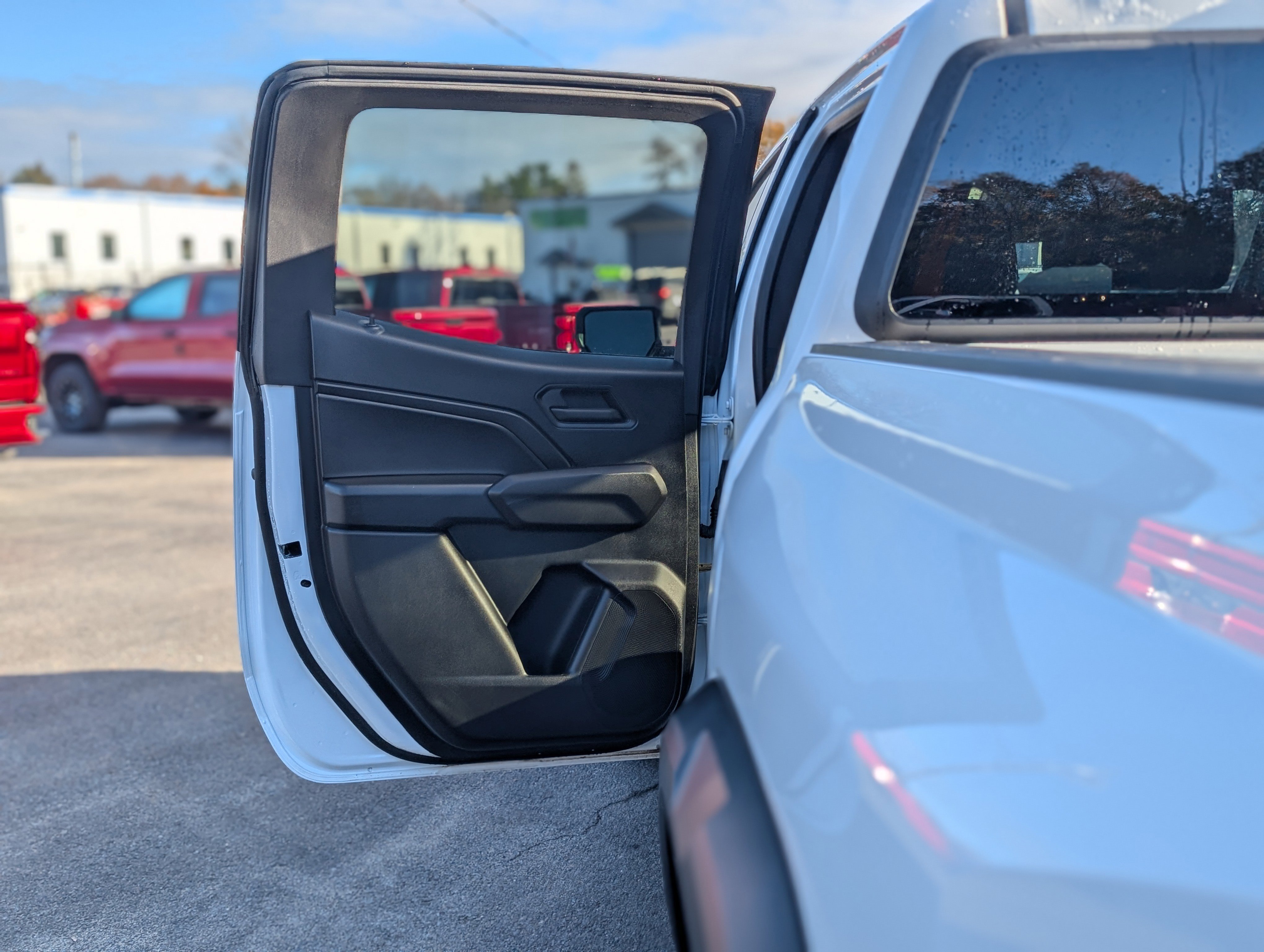 Used 2024 Chevrolet Colorado Trail Boss w/ Advanced Trailering Package image 31