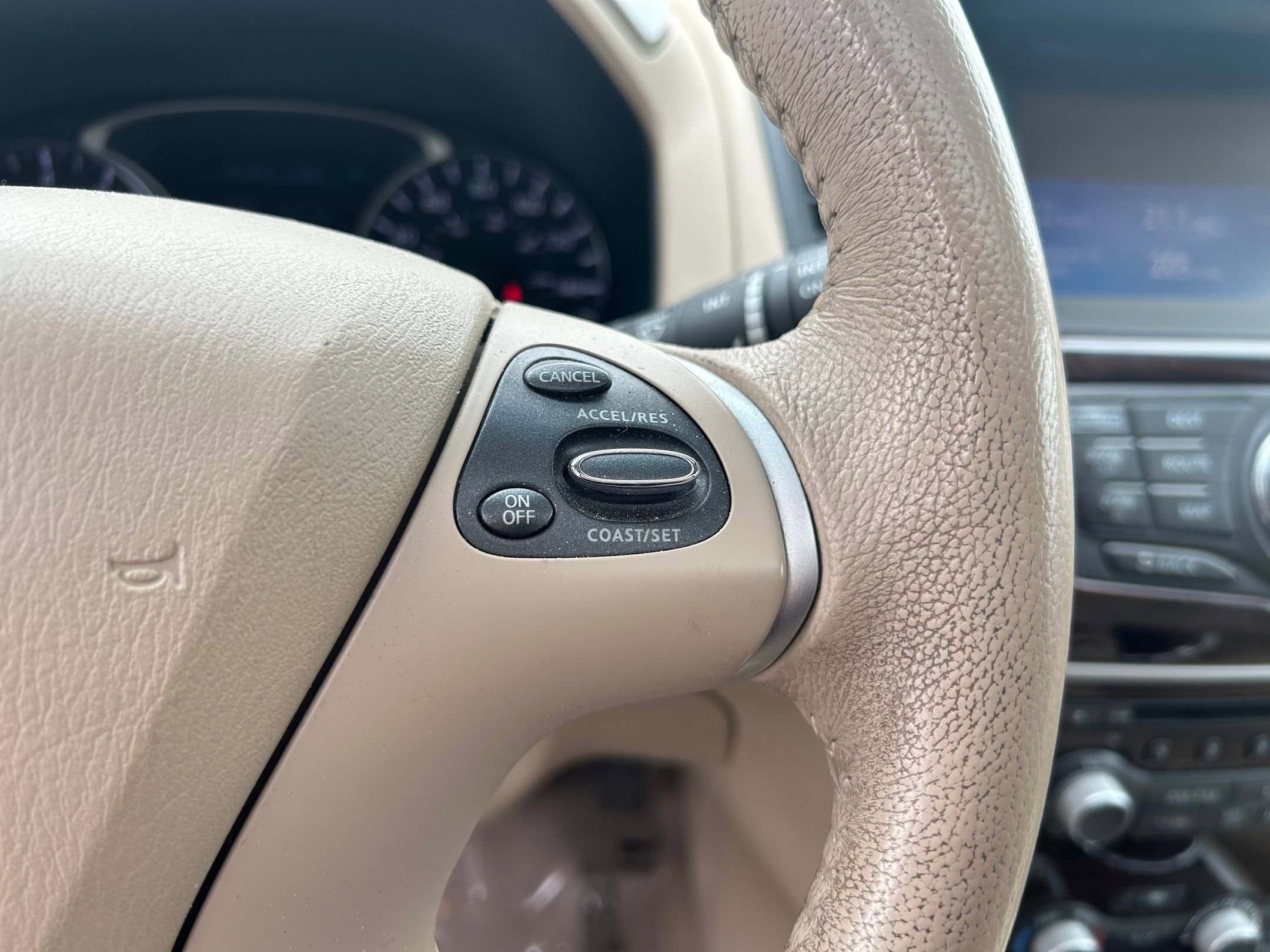 Used 2014 Nissan Pathfinder Platinum w/ Platinum Premium Package AWD/4WD image 13