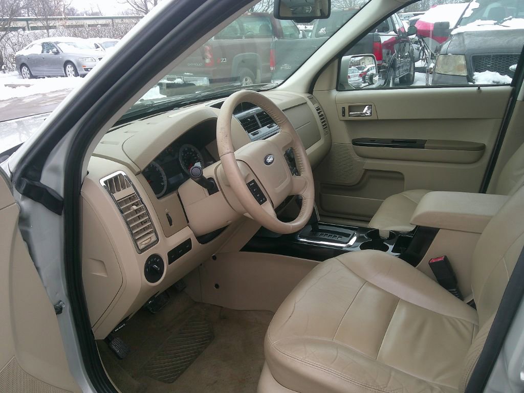 Used 2008 Ford Escape Limited image 9