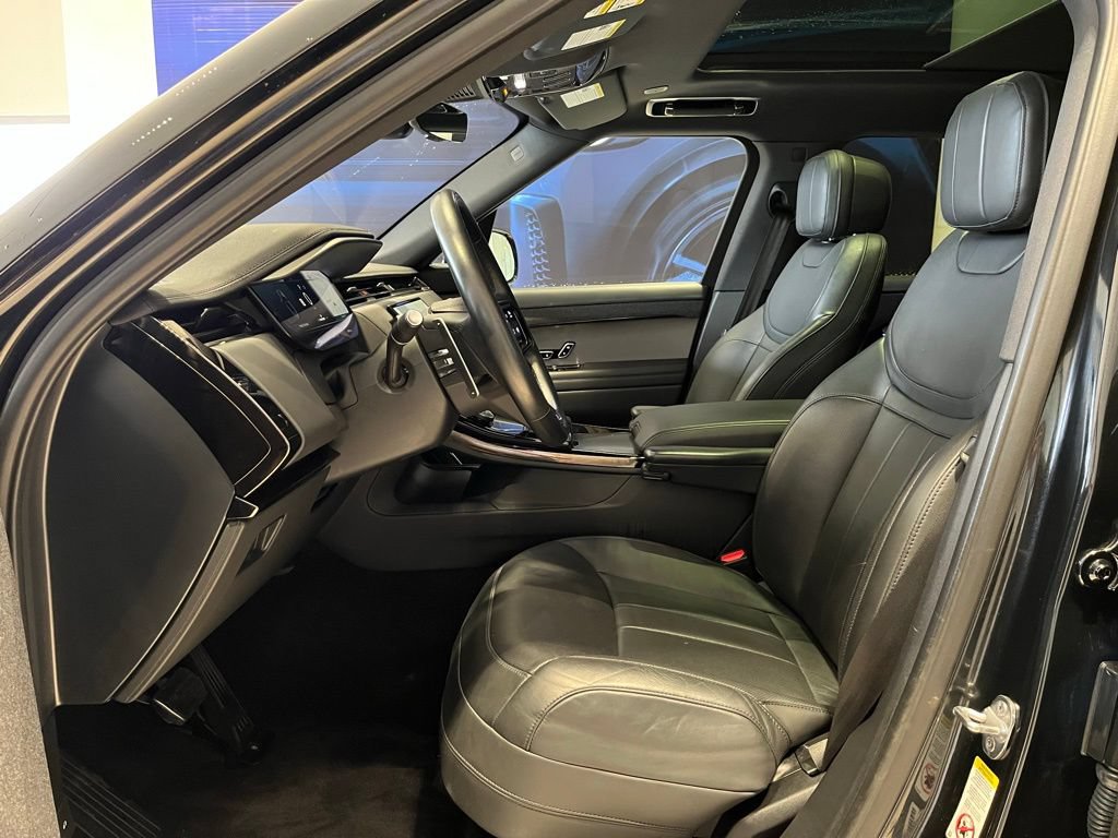 Used 2023 Land Rover Range Rover Sport SE Dynamic AWD/4WD image 2