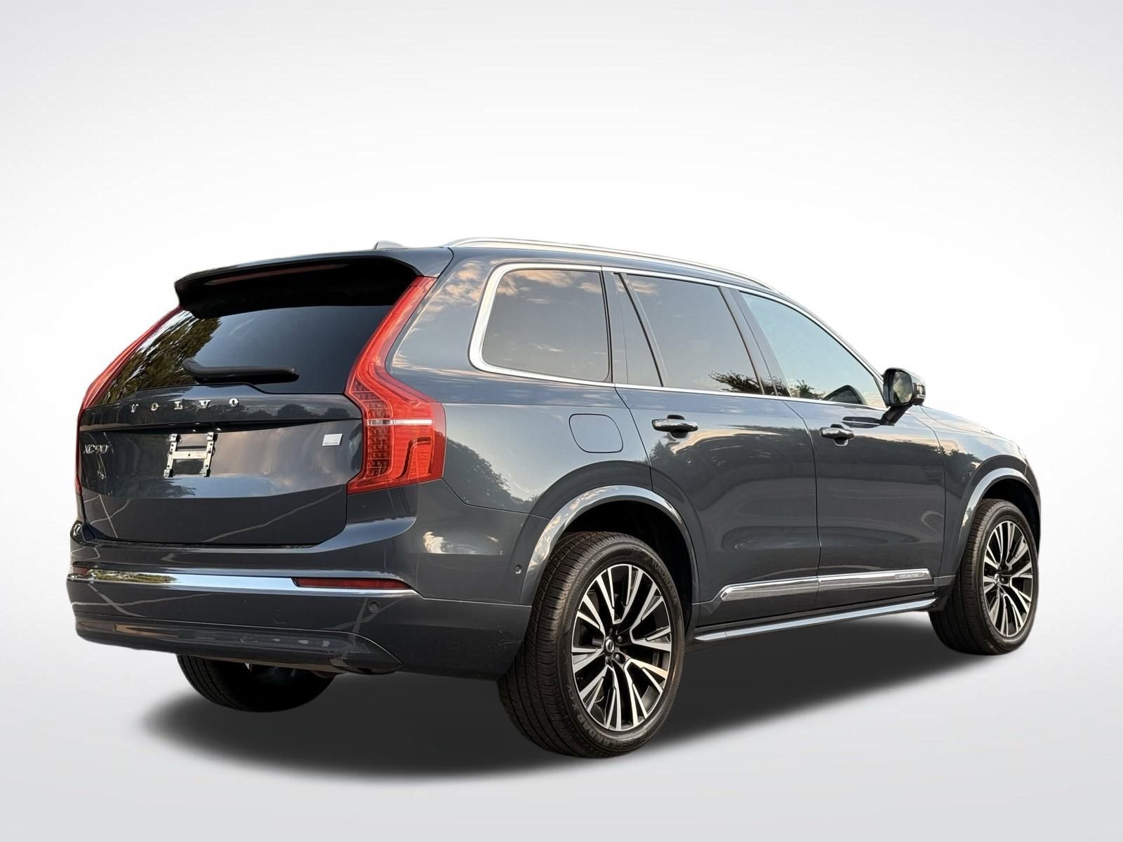 Used 2023 Volvo XC90 T8 Plus image 8