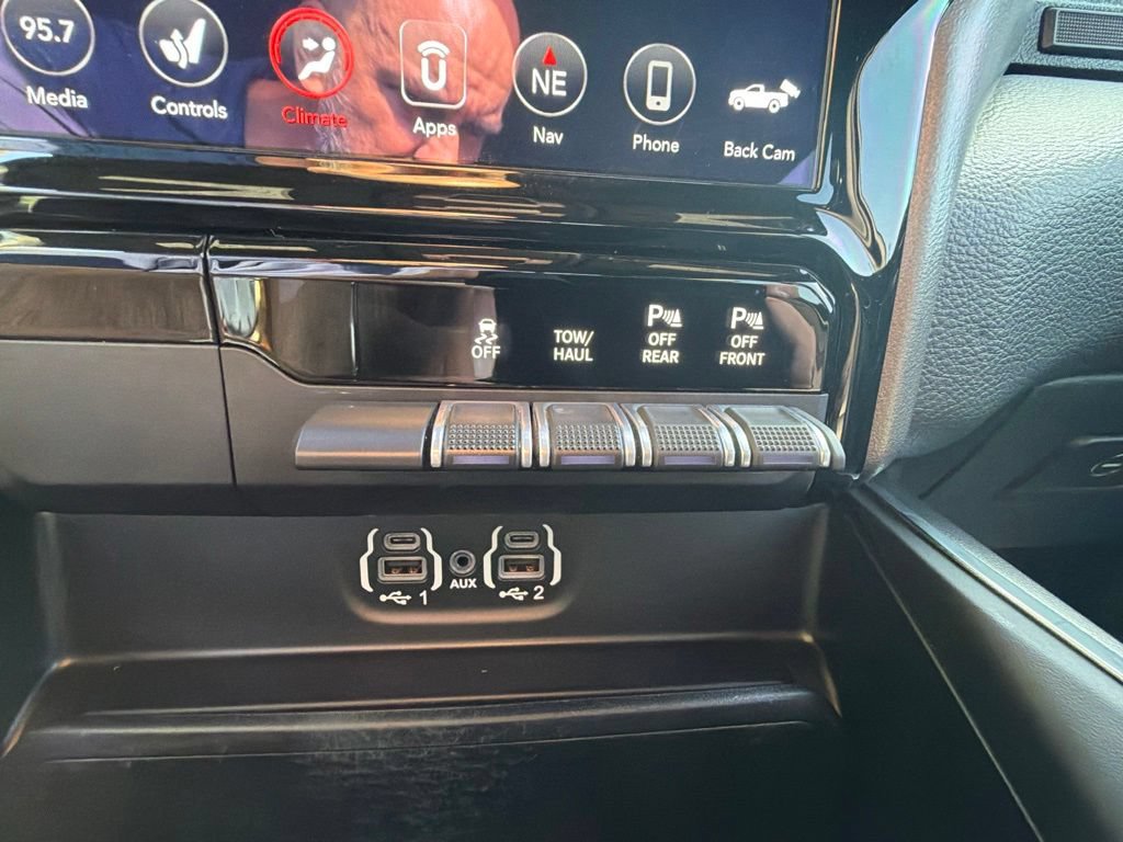 Used 2020 RAM 1500 Laramie w/ Sport Appearance Package AWD/4WD image 23
