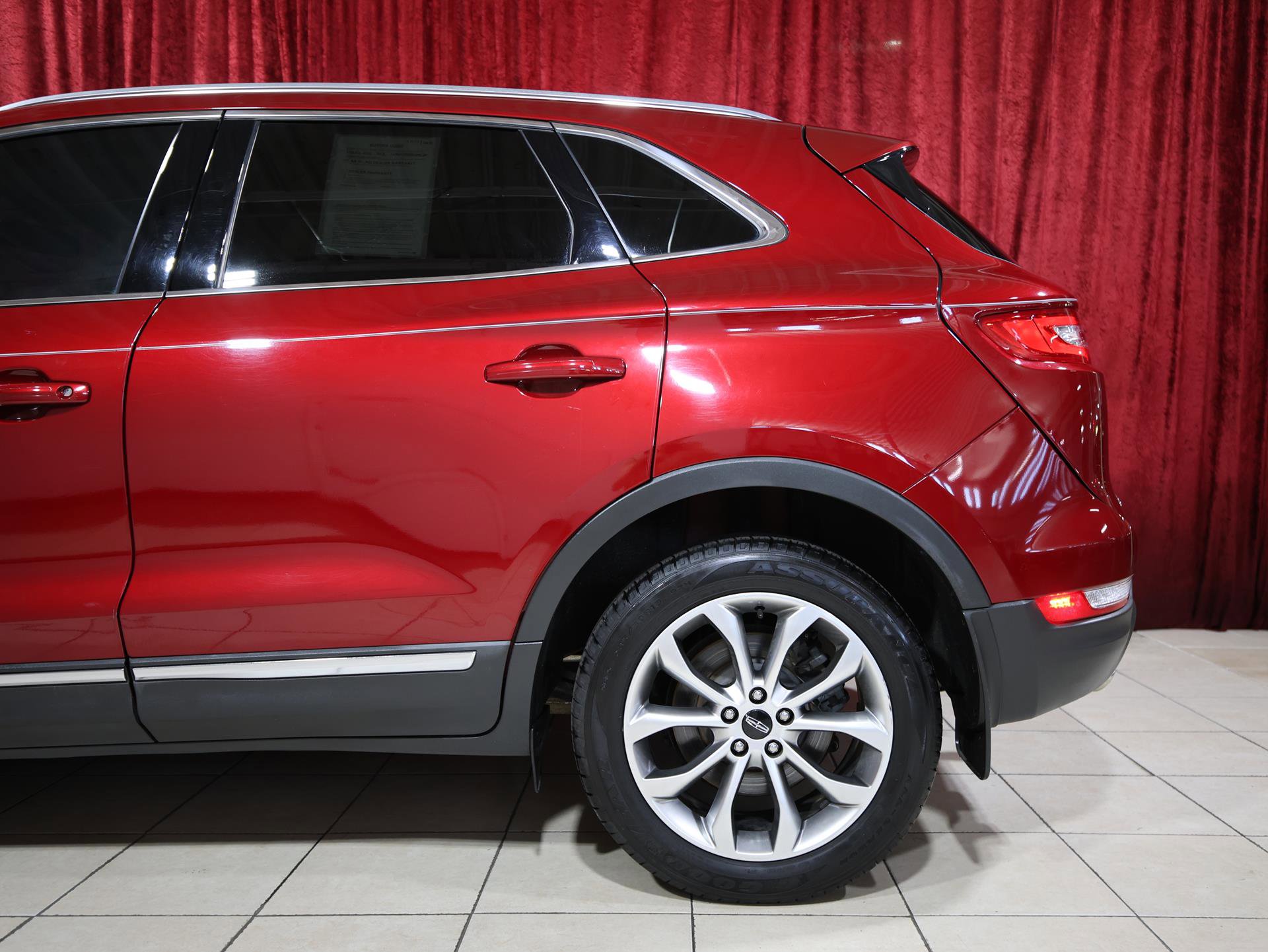 Used 2017 Lincoln MKC Select w/ Select Plus Package FWD image 6