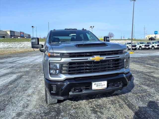 Used 2024 Chevrolet Silverado 2500 Custom w/ Custom Value Package image 3