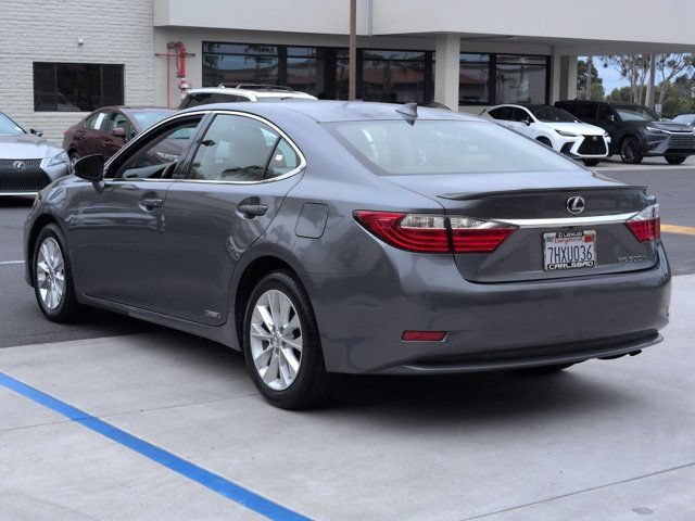 Used 2015 Lexus ES 300h w/ Navigation System Package FWD image 7