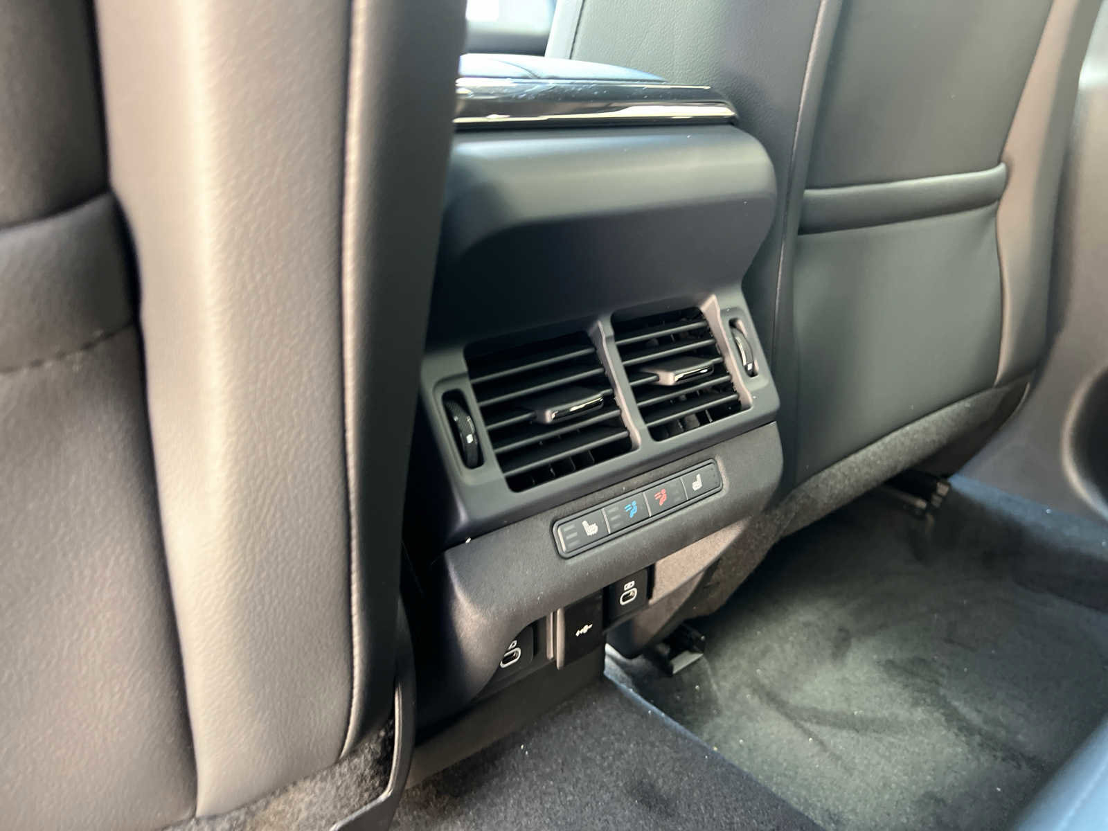 Used 2025 Land Rover Range Rover Evoque S image 17