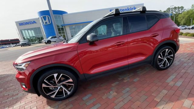 Used 2022 Volvo XC40 T5 R-Design w/ Advanced Package AWD/4WD image 6