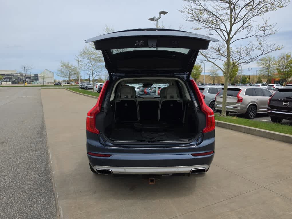 Used 2021 Volvo XC90 T6 Momentum w/ Climate Package AWD/4WD image 6