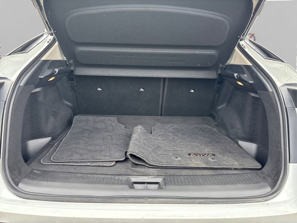 Used 2024 Nissan Ariya AWD image 11