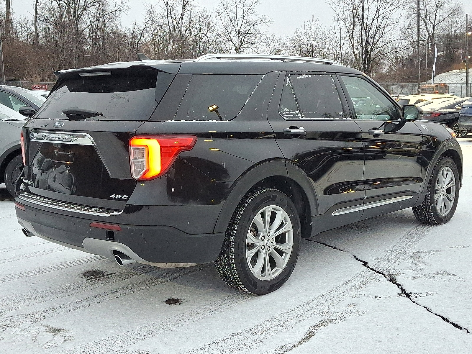Used 2022 Ford Explorer Limited image 6