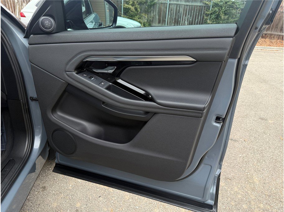 Used 2021 Land Rover Range Rover Evoque SE image 35