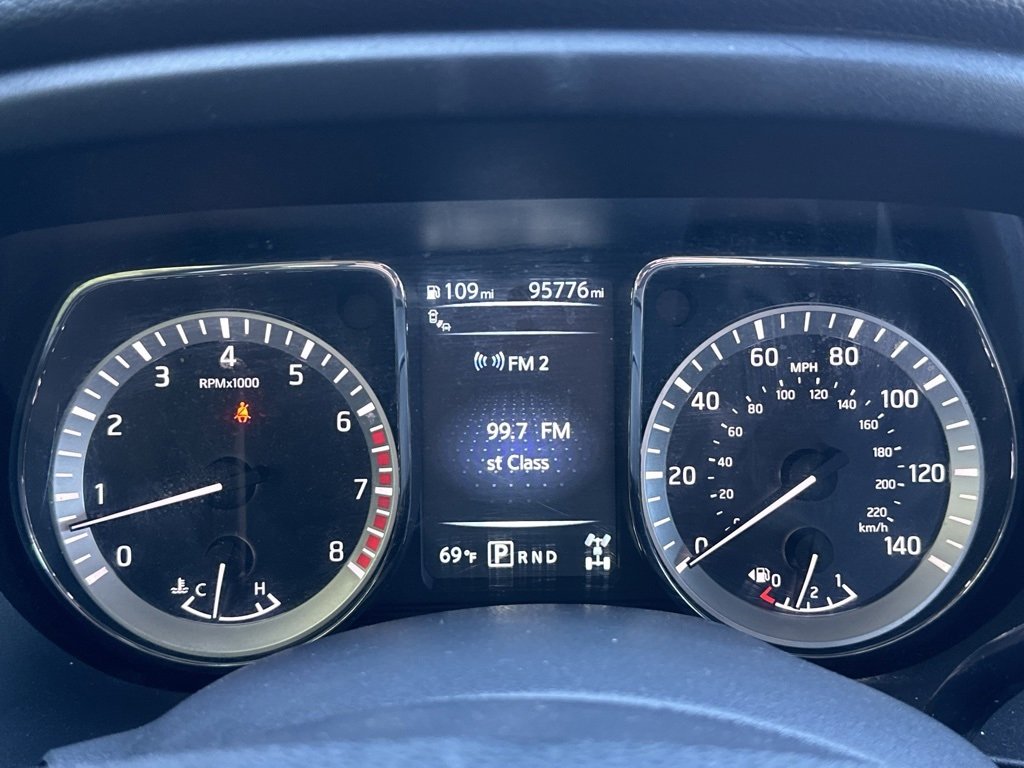 Used 2018 Nissan Titan SV w/ SV Convenience Package image 15