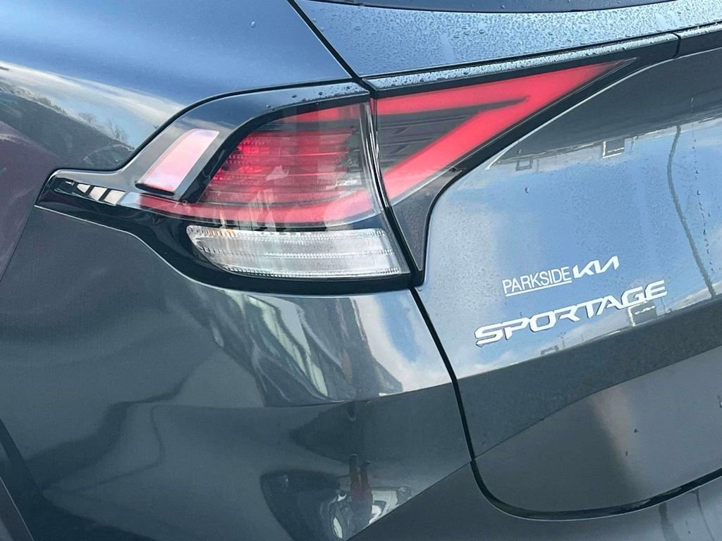 Used 2025 Kia Sportage LX image 32