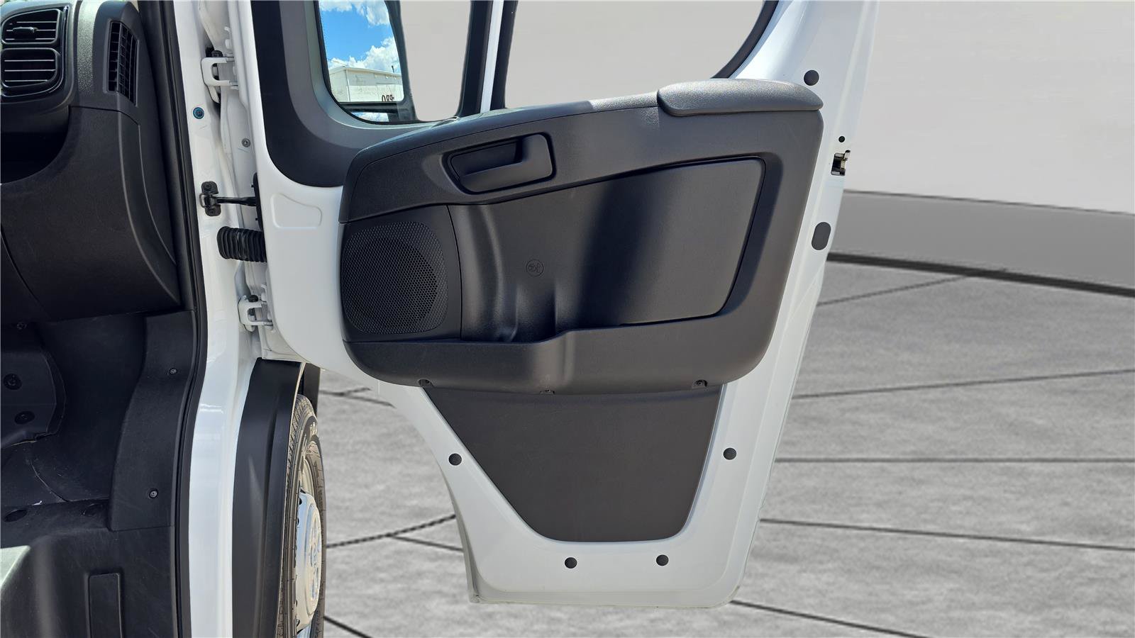 Used 2026 RAM ProMaster 2500 w/ Convenience Group FWD image 15