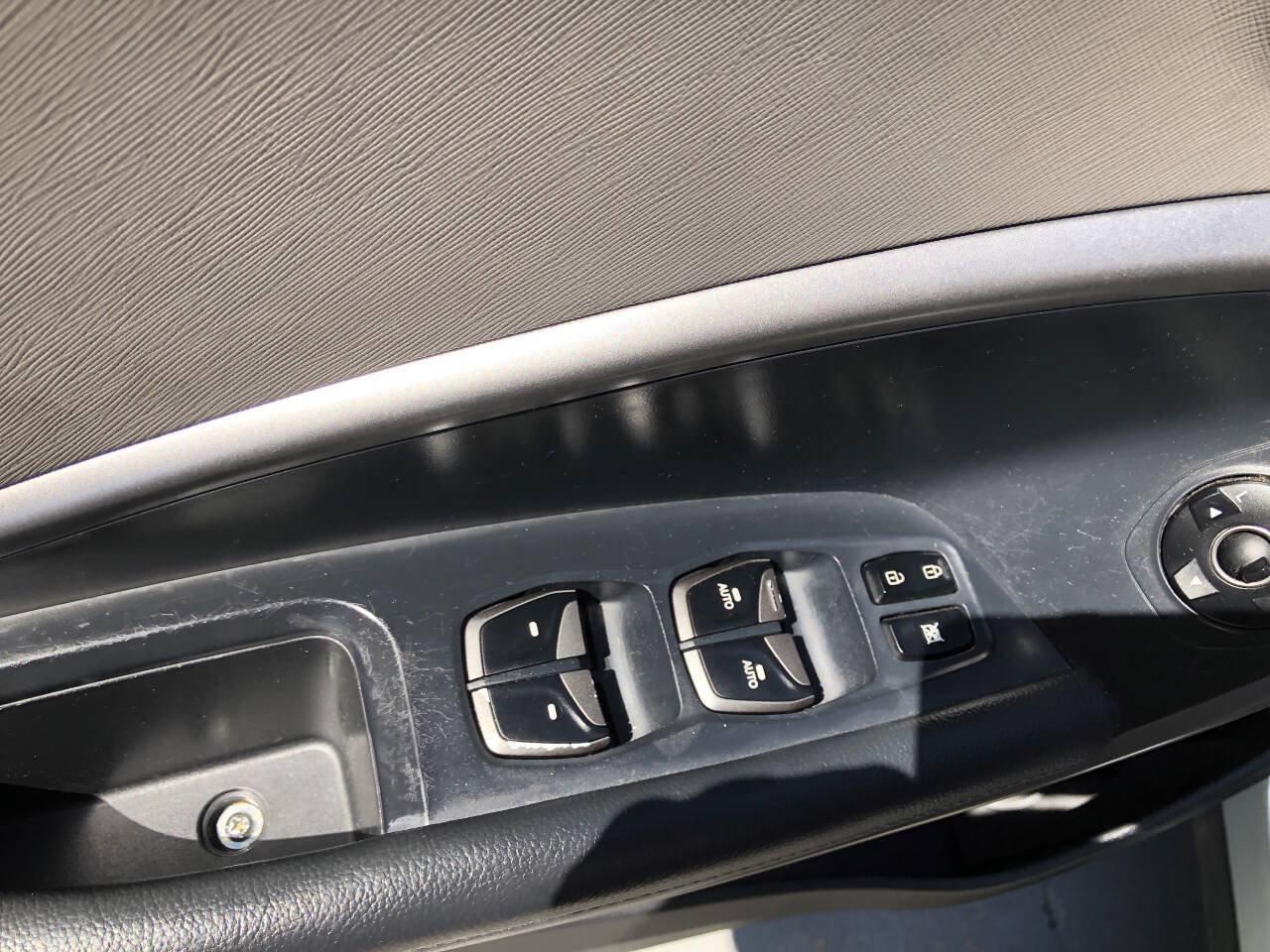 Used 2017 Hyundai Santa Fe Sport w/ Cargo Package FWD image 13