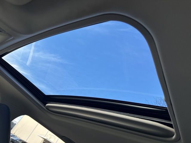 Used 2020 Toyota RAV4 XLE Premium image 5