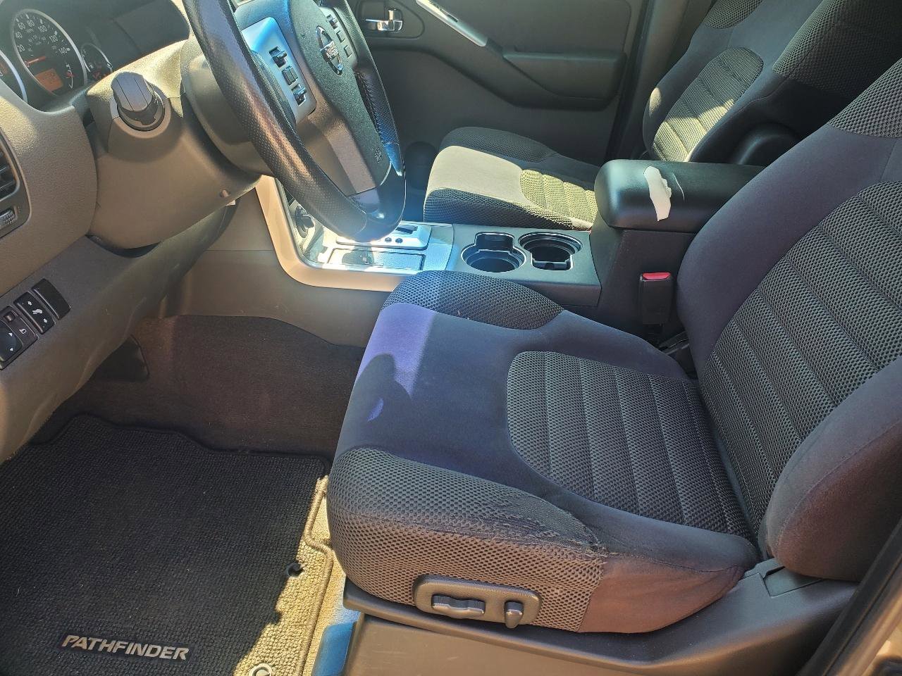 Used 2008 Nissan Pathfinder SE w/ Premium Pkg image 17