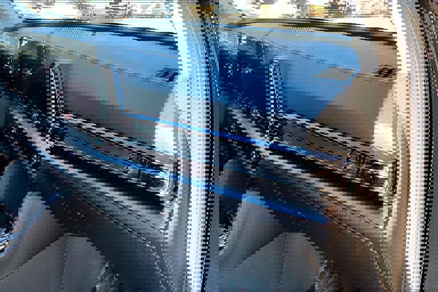 Used 2023 Kia Sportage EX image 18