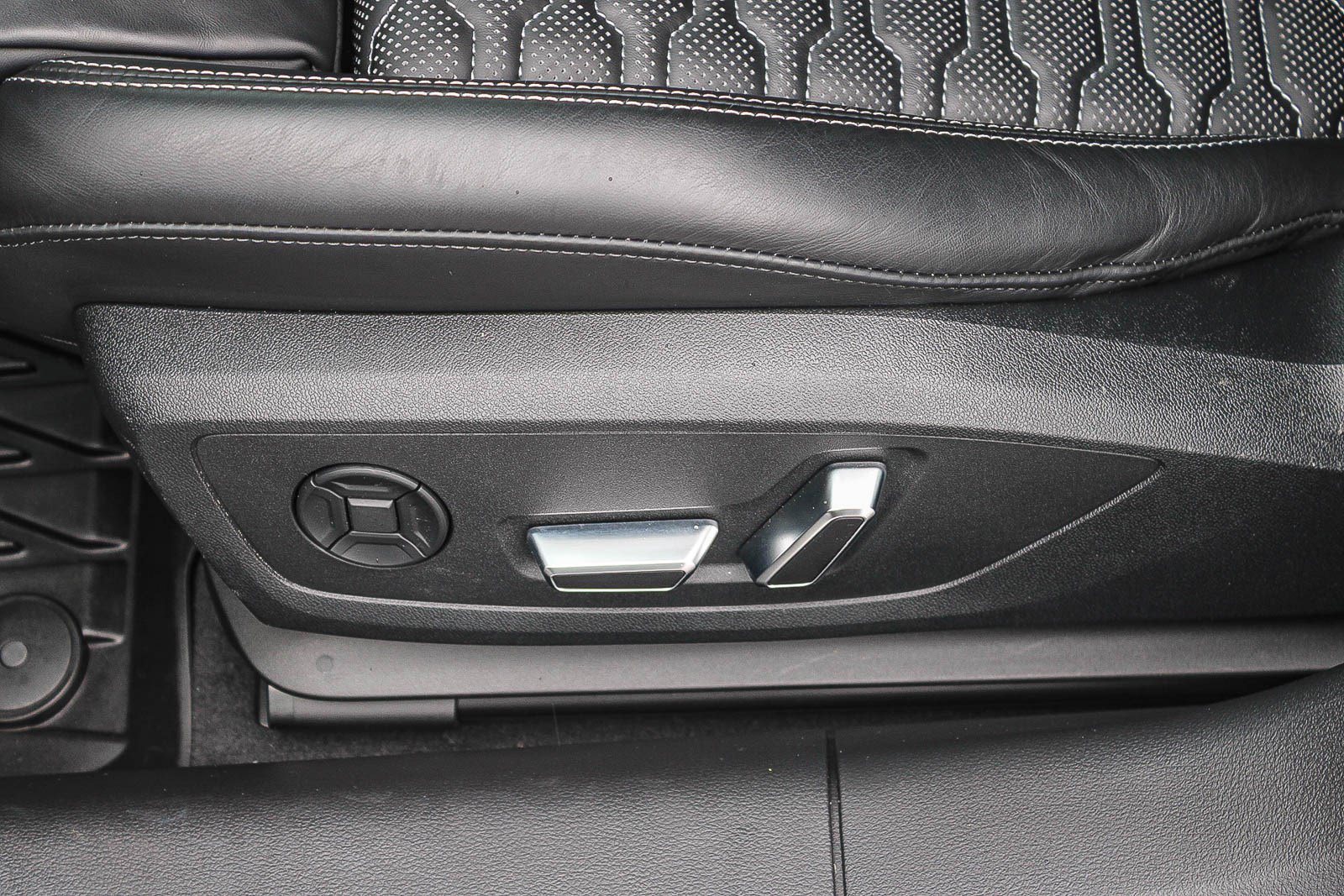 Used 2024 Audi RS 6 performance AWD/4WD image 23