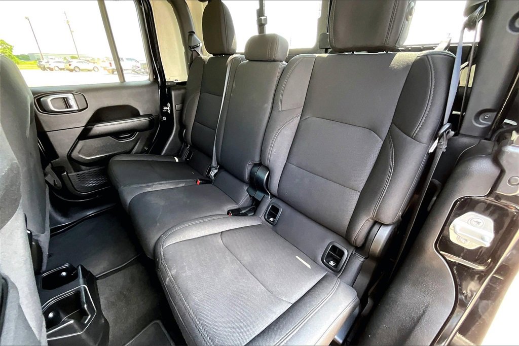 Used 2020 Jeep Gladiator Overland image 19